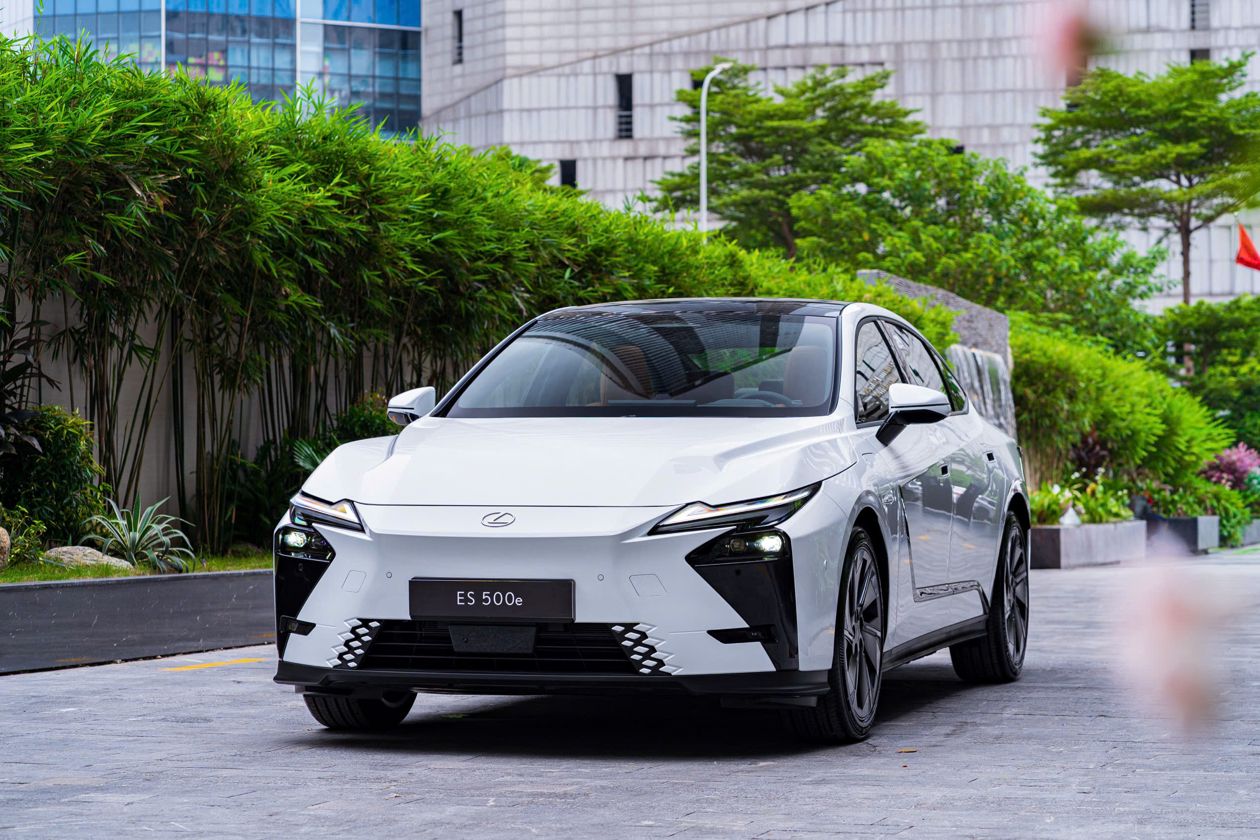 LEXUS ES